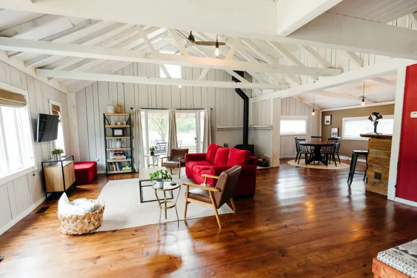 The Clubhouse  · Horse Farm with a lake view : The Clubhouse - Image 1