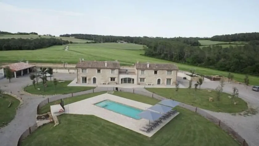 Les Planeses Casa rural s. XIX em plena natureza com piscina privativa - Image 1