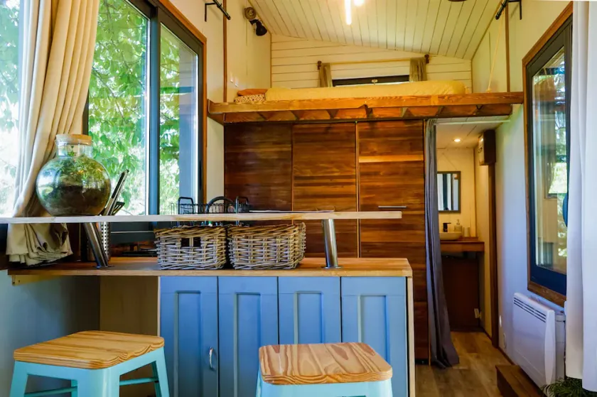 Séjour Détente Dans une Tiny House et son Bain Bordelais - Image 1