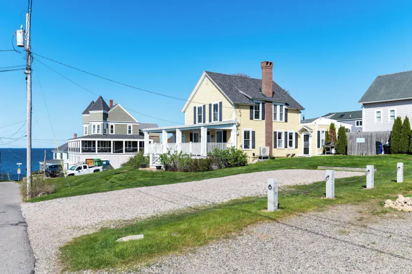 Dog-friendly, Oceanview Classic Maine Beach Cottage near Short Sands - Image 1