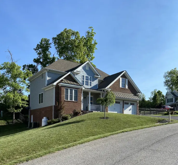 Cozy Modern Cottage Style Home minutes from VT, RU, Christiansburg Aquatic Cente - Image 1