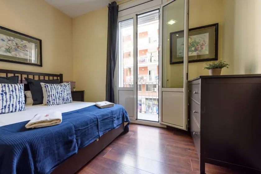 Appartement Design & Rénové Balcon 10m Ramblas à pied WIFI + Parking - Image 1