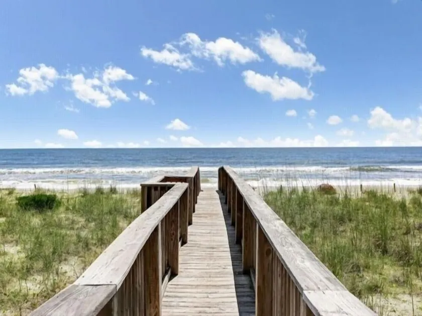 Appartement en copropriété avec terrasse, jacuzzi et piscine | Vue plage - Image 1