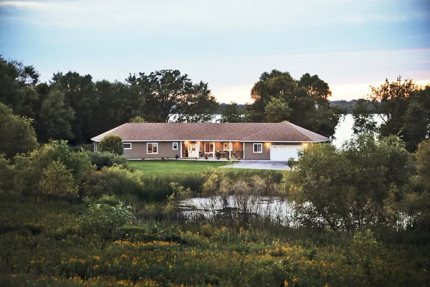 Beautiful Lake Home on Long Lake, Sleeps 18, Over 2 Acres - Image 1