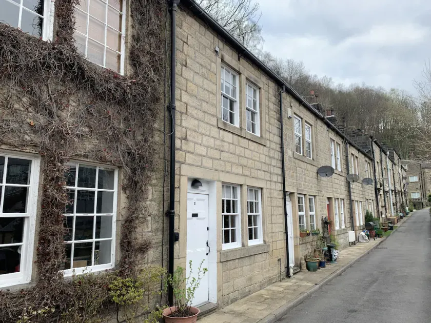 MEG'S DEN, pet friendly, character holiday cottage in Hebden Bridge - Image 1