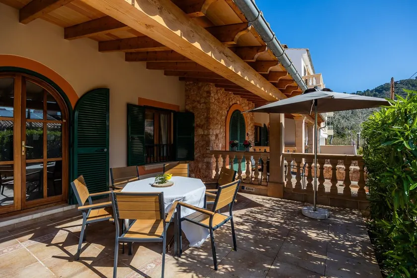 With a rooftop terrace and communal pool – Casa Sa Torre I - Image 1