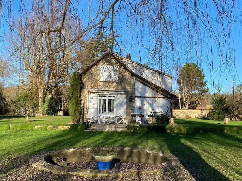 RIVERSIDE CHARACTER HOUSE WITH OUTBUILDING - Image 1