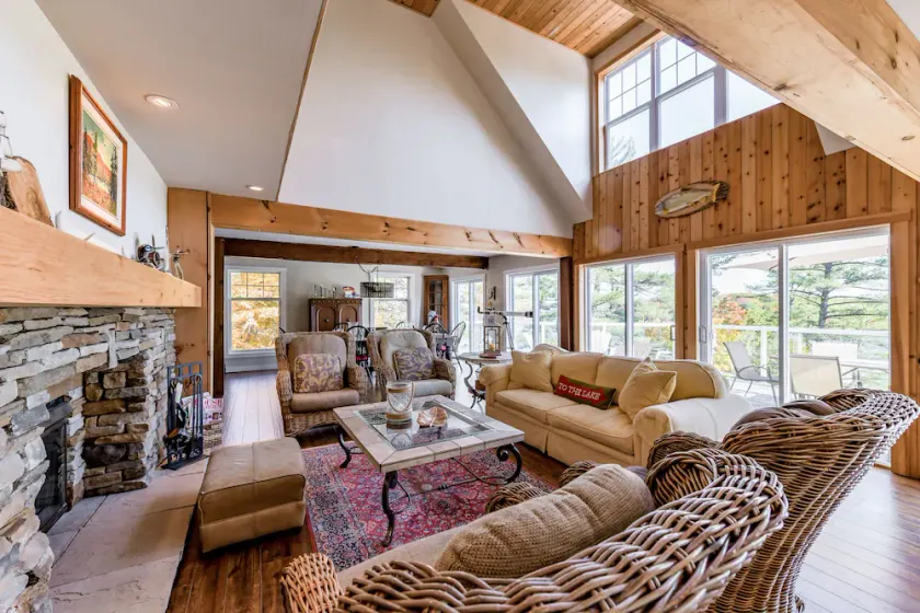 Muskoka Island cottage on Lake Joseph - Image 1