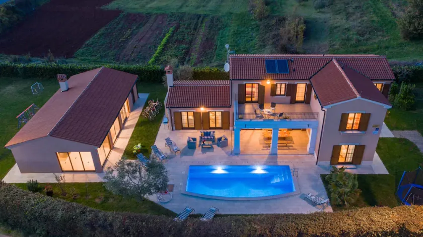 5-Sterne-Villa, herrliche Aussicht, 50m2 Pool, 1000 m2 Land - Image 1