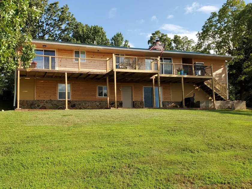 Relaxing Family-Friendly Cabin with Sprawling Deck & Fun-filled Game Room - Image 1