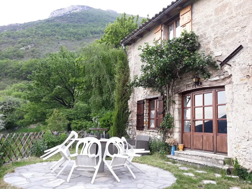 stone house between Vercors and Diois - Image 1