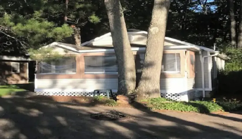 Lake Front 2 Bedroom with sandy beach and close to ORV trails! - Image 1