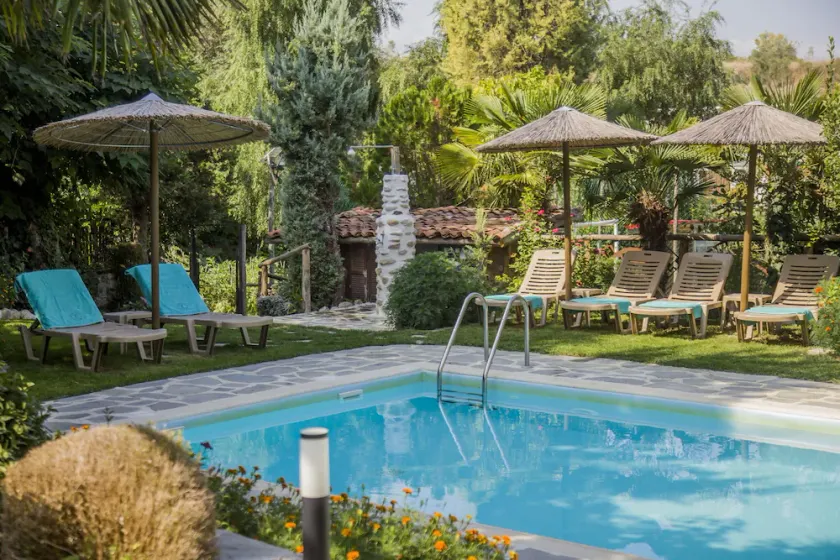 Artemis Goddess Nest - Aquatic Getaway - Image 1