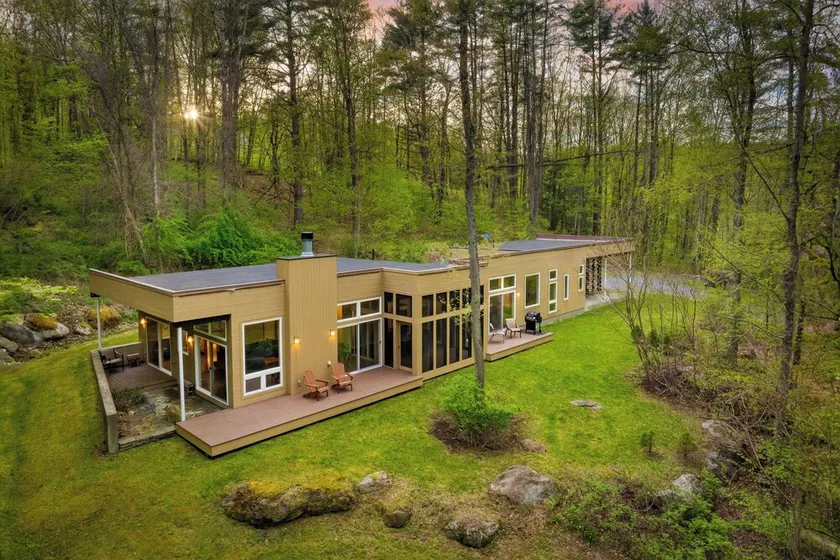 Secluded + Modern Enclosed Patio, Forest Views Woodland Zen by Avantstay - Image 1