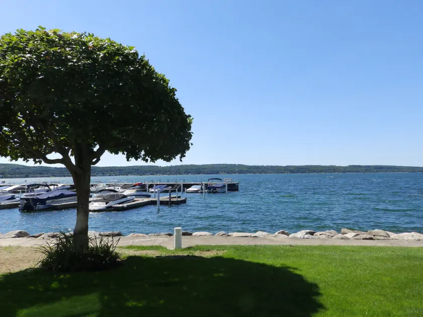 Unik enhetsvy - Andelslägenhet på vackra sjön Charlevoix - WIFI - Image 1