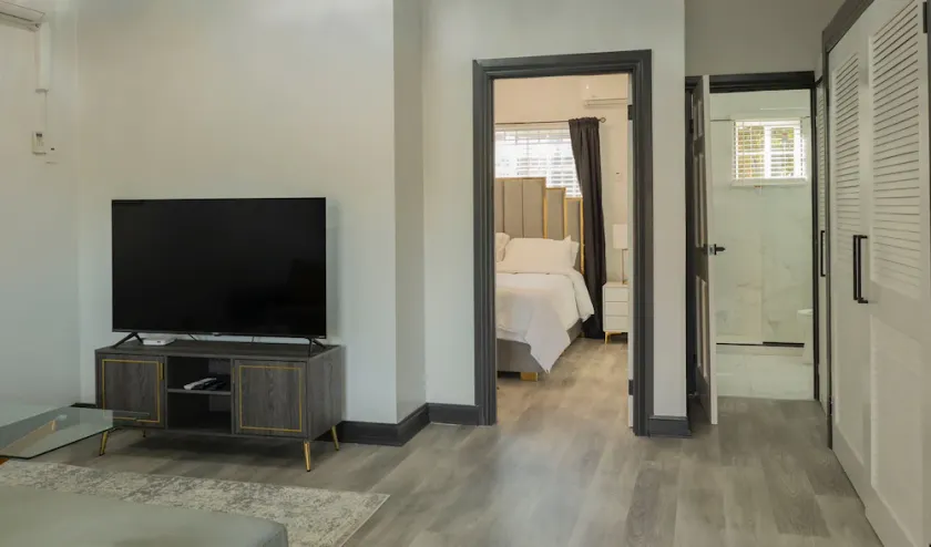 El Gabriel Apartments - Image 1