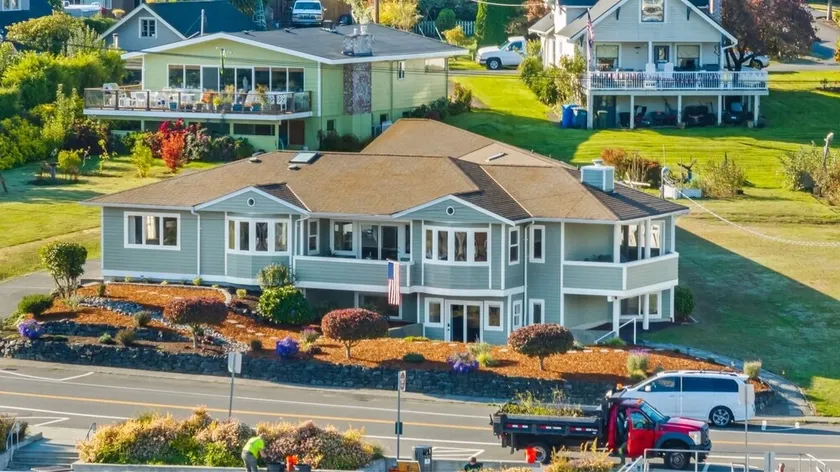 Gig Harbor Downtown Waterfront Retreat - Image 1