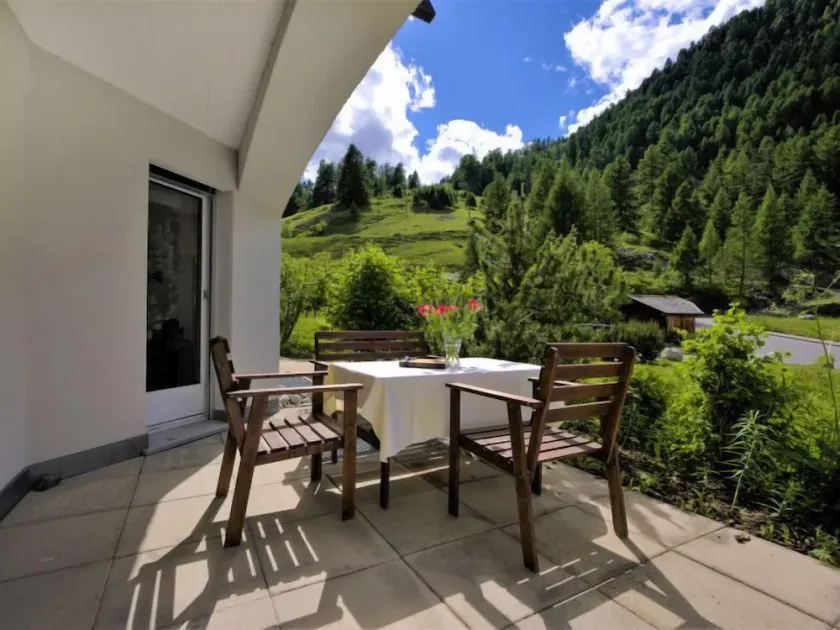 Apartment Chesa Flora 53 by Interhome - Image 1