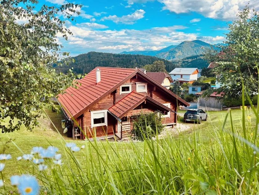 Hermosa casa de madera en la soleada Carintia con fantásticas vistas entre Lagos - Image 1