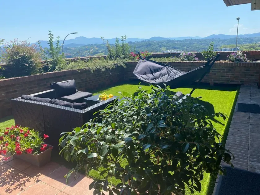 Unique and spacious property with terrace - Image 1