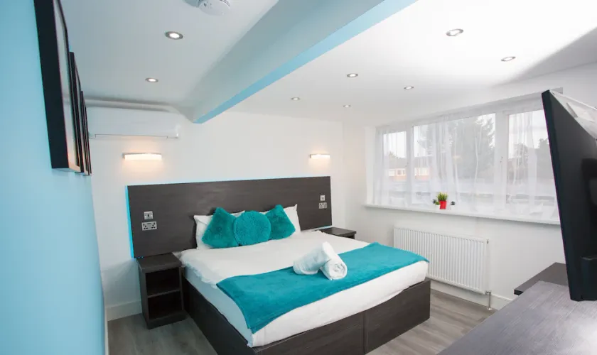 Legoland Heathrow Windsor Apartment Hotel - Image 1