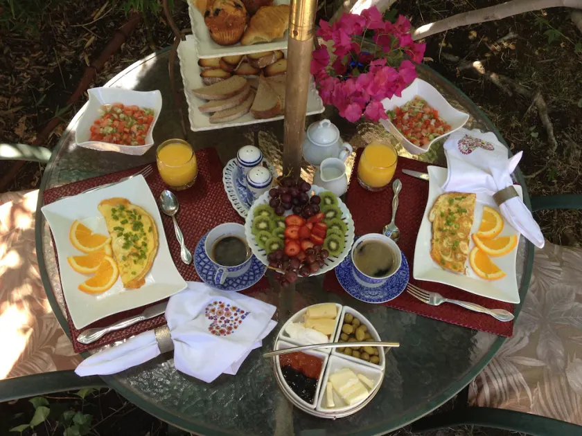 Charmigt Gästhus / Privat badrum + pool + bästa frukost i stan! - Image 1