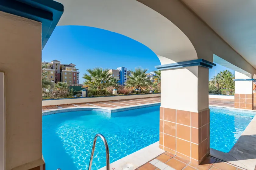 Apartment 100m From Beach - Image 1