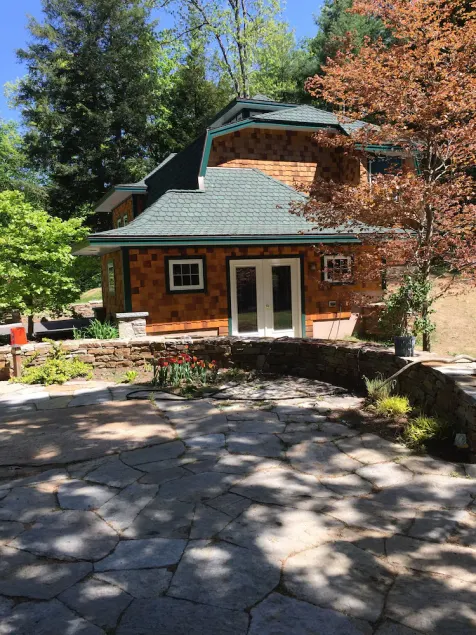 Berkshire Village Carriage House - Super Private!! - Image 1