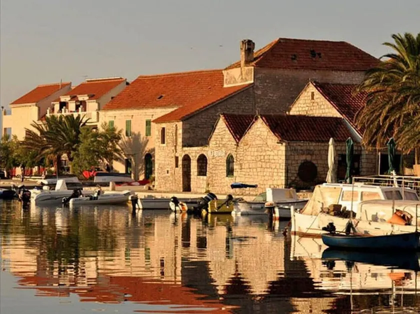 Apartment Ivica - 50 m from sea - Image 1