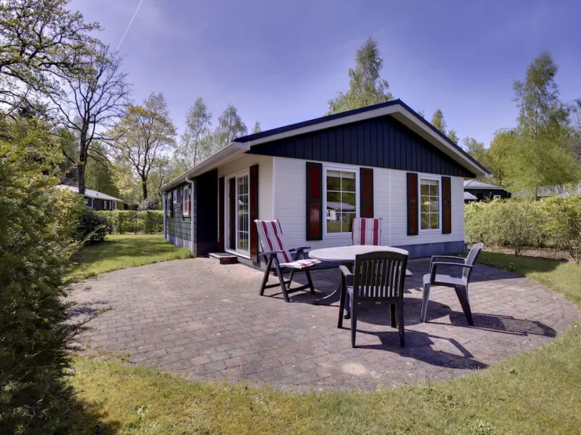 Joli appartement dans une maison de vacances pour 4 personnes avec WIFI, piscine, TV et terrasse - Image 1