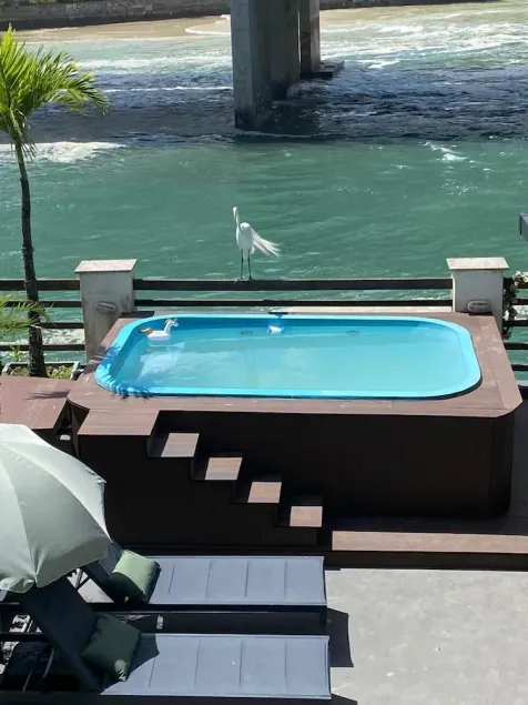 House with pool in Joá with access to the lagoon. (Rent the entire space) - Image 1