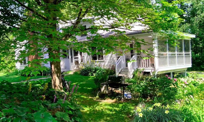 Vacation in a  Berkshire Farmhouse - Image 1
