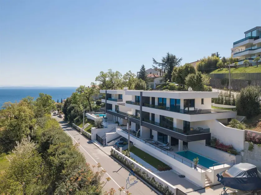 Amazing modern 5-star villa with heated pool and jacuzzi just above Icici Marina - Image 1
