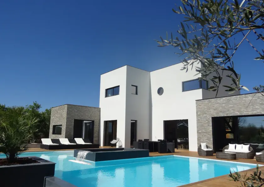 LUXURY ARCHITECT VILLA quiet with large swimming pool SOUTH - Image 1