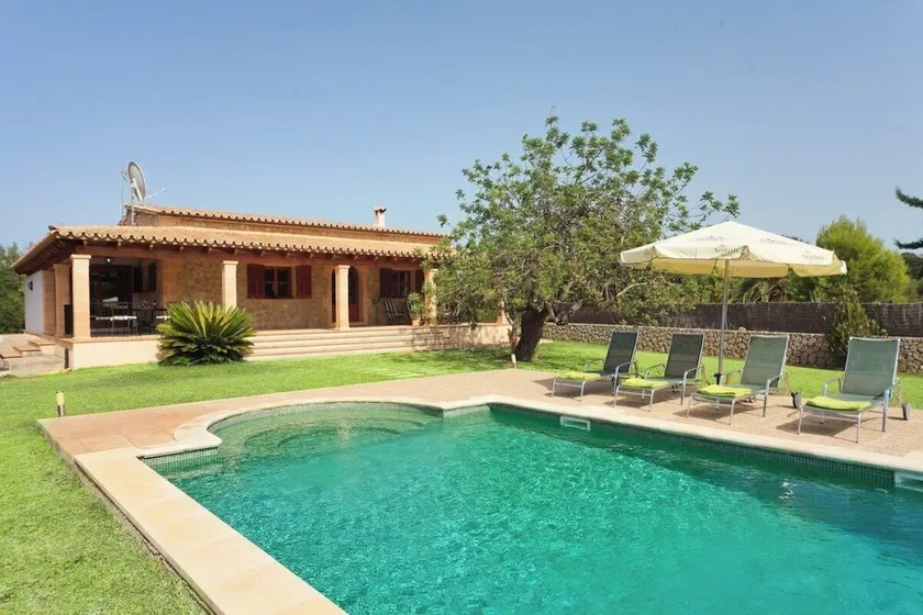 Elegant Villa - only 1.5km to Pollensa town! - Image 1
