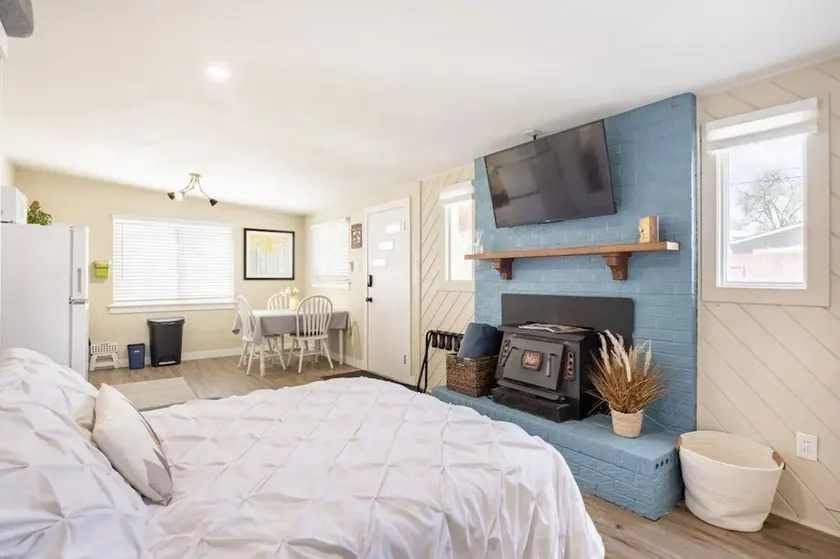 Charming Studio 2 Blocks from Light Rail & Downtown Bike Path! - Image 1