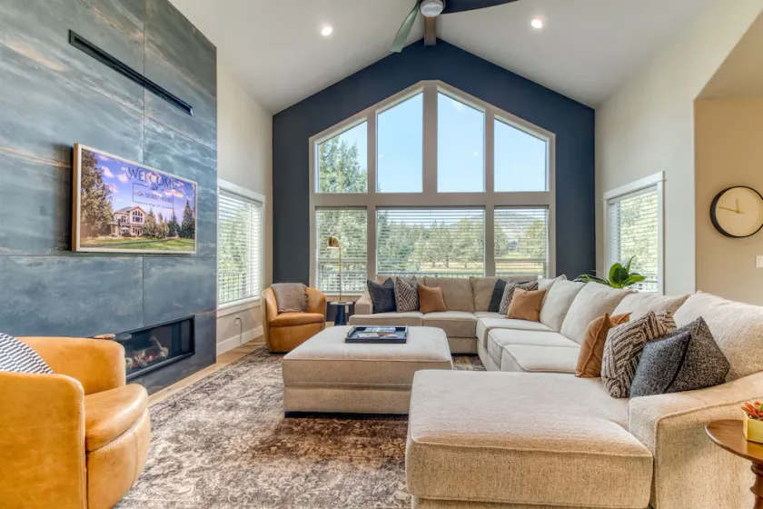 Golf-Front Luxury | 3 King Suites | Private Hot Tub | Eagle Crest Resort - Image 1