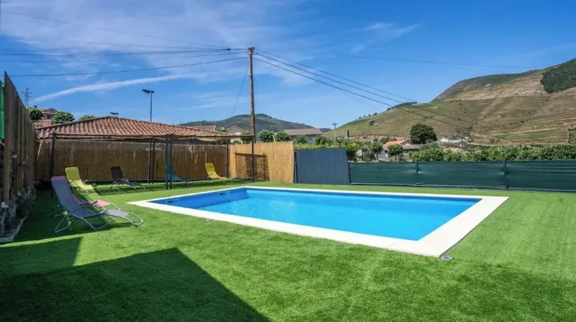 Casa no Coração do Douro com Piscina - Image 1