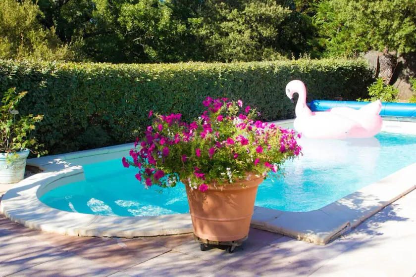 Cómoda casa de 3 recamaras 3 baños gran piscina tranquila. - Image 1