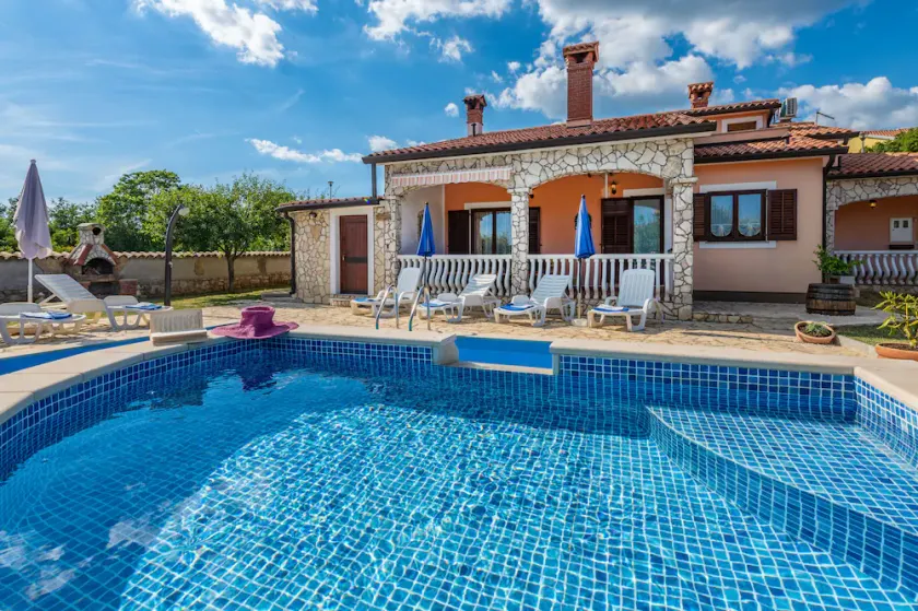 DERNIÈRE MINUTE -30%! Villa avec piscine nouvellement ouverte romantique et charmant - Image 1