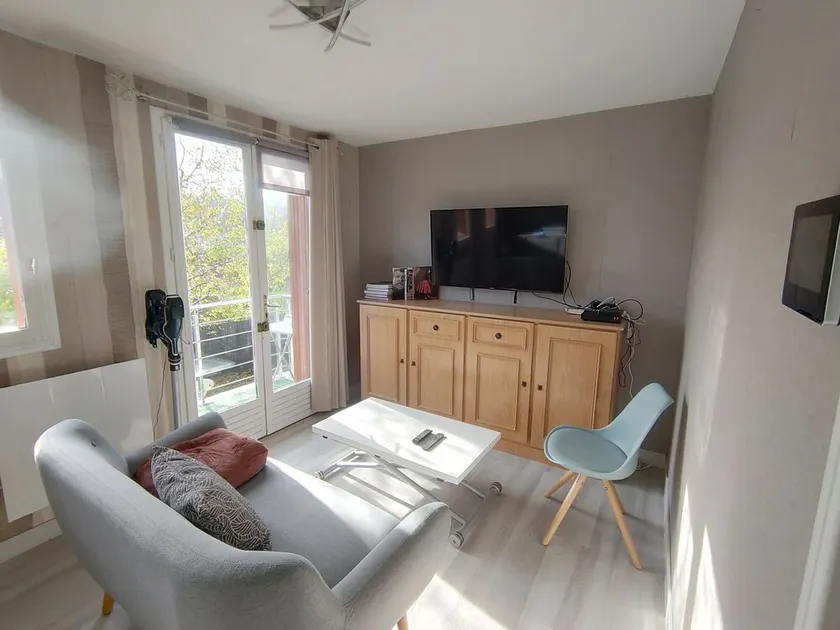 Maison avec sous sol indépendant et parking à 2km de Versailles - Image 1