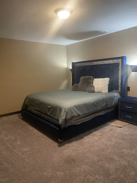 Beautiful home located in Southfield Mi. Quite friendly neighborhood - Image 1