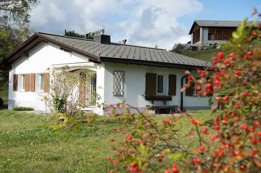 Ferienhaus mit Garten Tgease Schilendra Lantsch Lenz Lenzerheide - Image 1