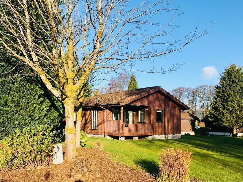 Stunning location with sea and hill views, close to resort facilities - Image 1