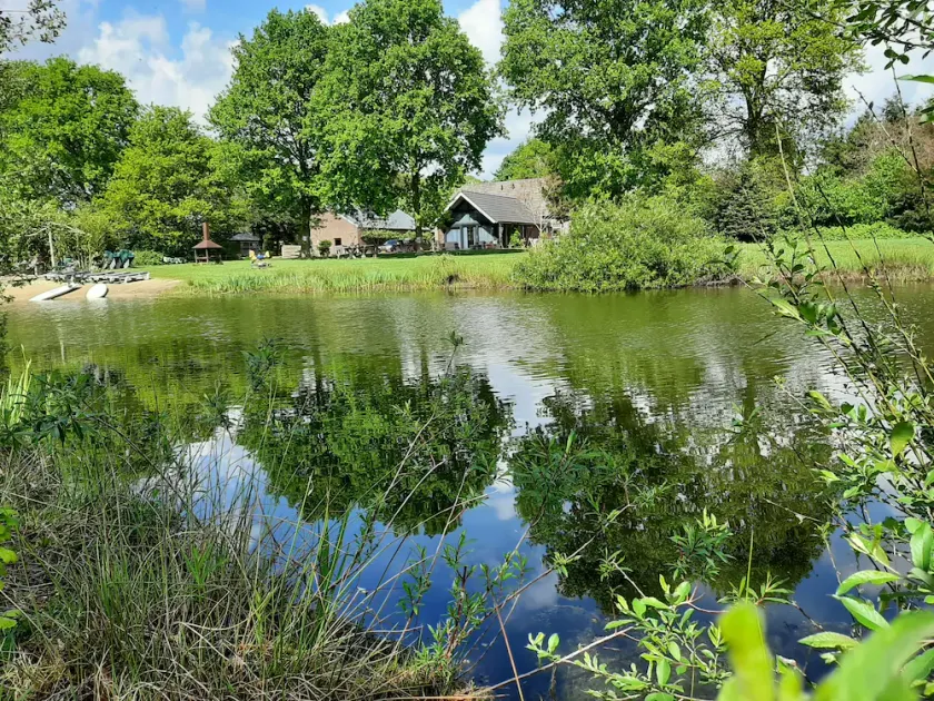 Converted farmhouse on estate with swimming + fishing pond, jacuzzi/sauna (paid) - Image 1