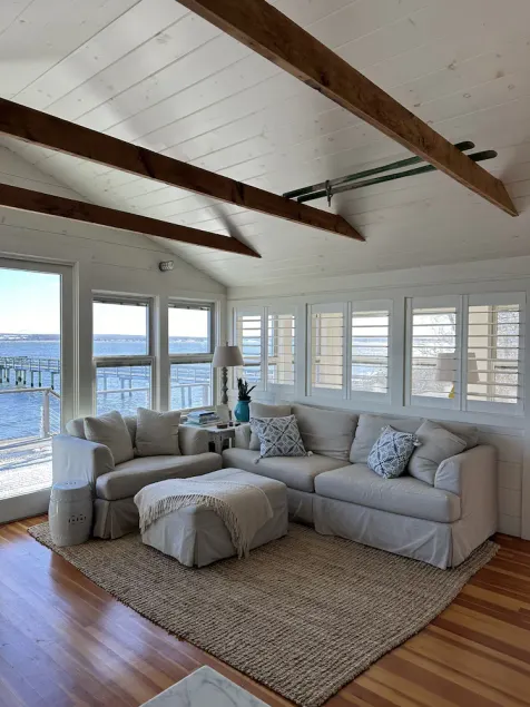 Classic Beachfront Cottage, Newport County, RI - Image 1