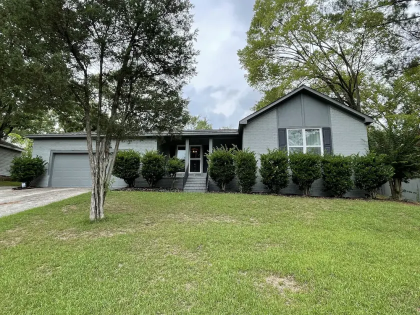 Modern & Comfortable Southern Charmer - Image 1