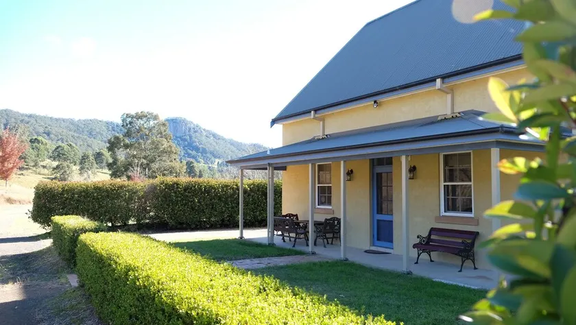 Gorgeous 2 bedroom cottage at Mograni Creek Estate with vineyard, valley views - Image 1