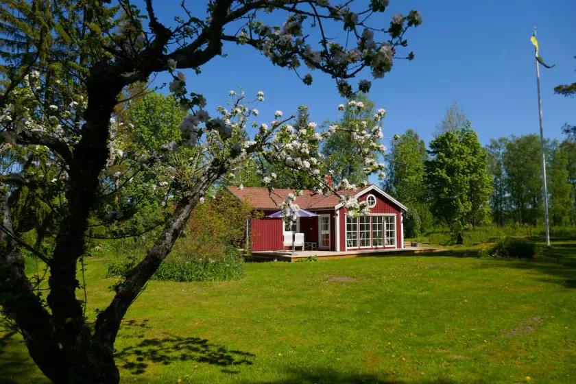 Own house next to Väddö Canal in Roslagen - Image 1