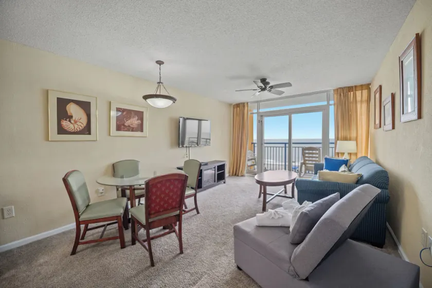 Atlantica Resort Condo Oceanfront Close to the beach - Image 1